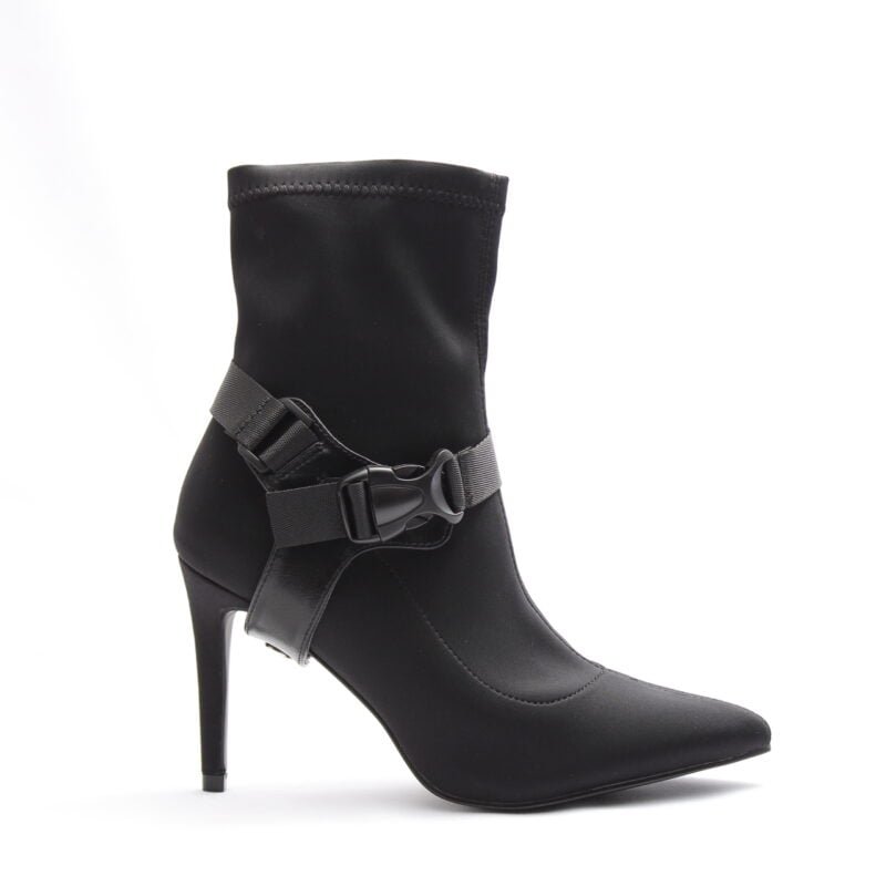 Botines con cinturón con tacón