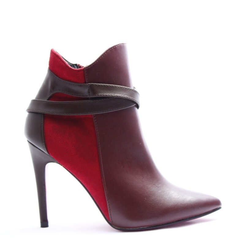 Botines con cinturón con tacón