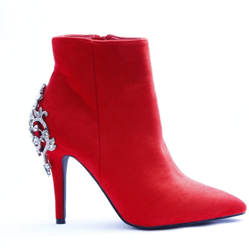 Botines con cristales  en el el tacón