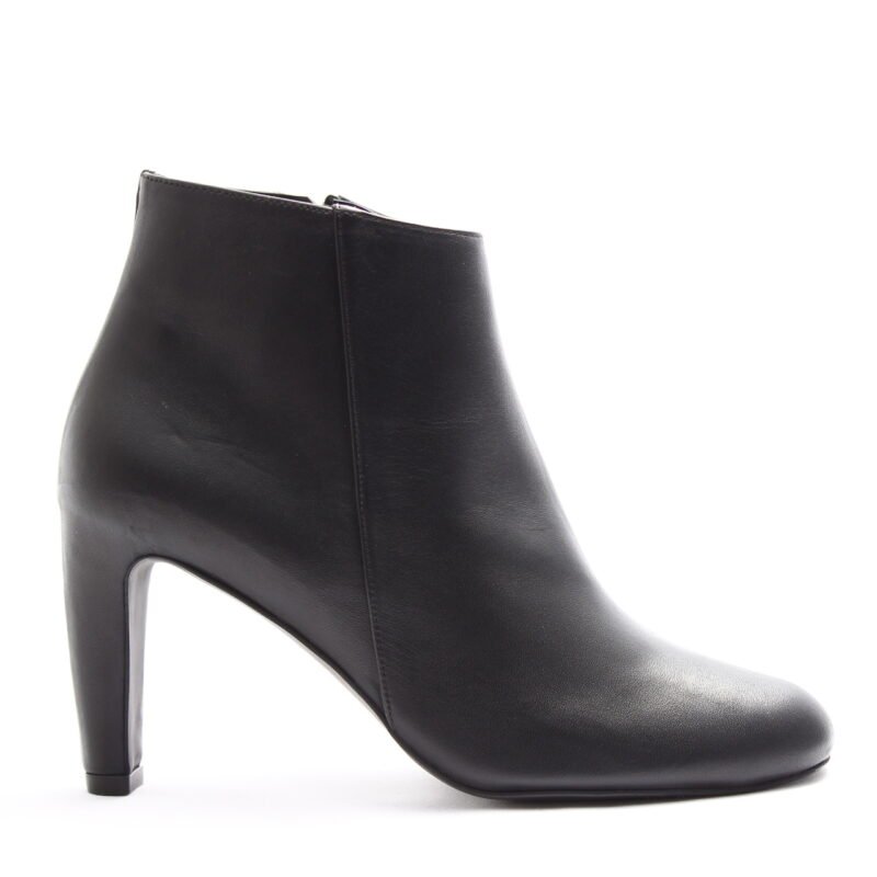 Botines de piel con tacón