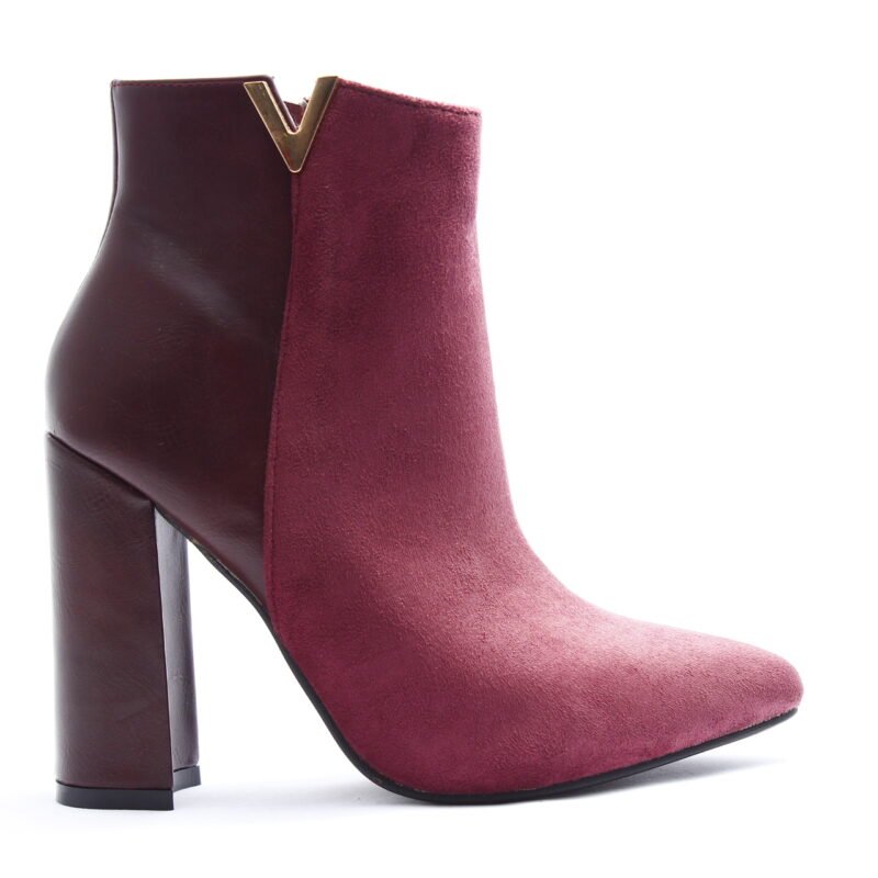 Botines con detalle de metal con tacón