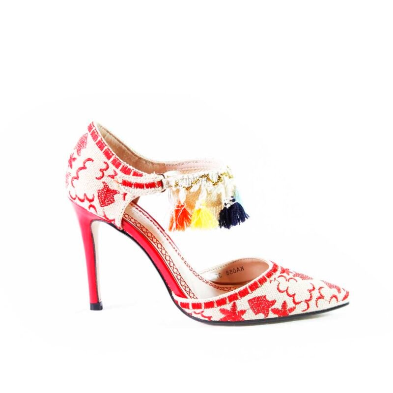 Zapatos con borlas de colores con tacón