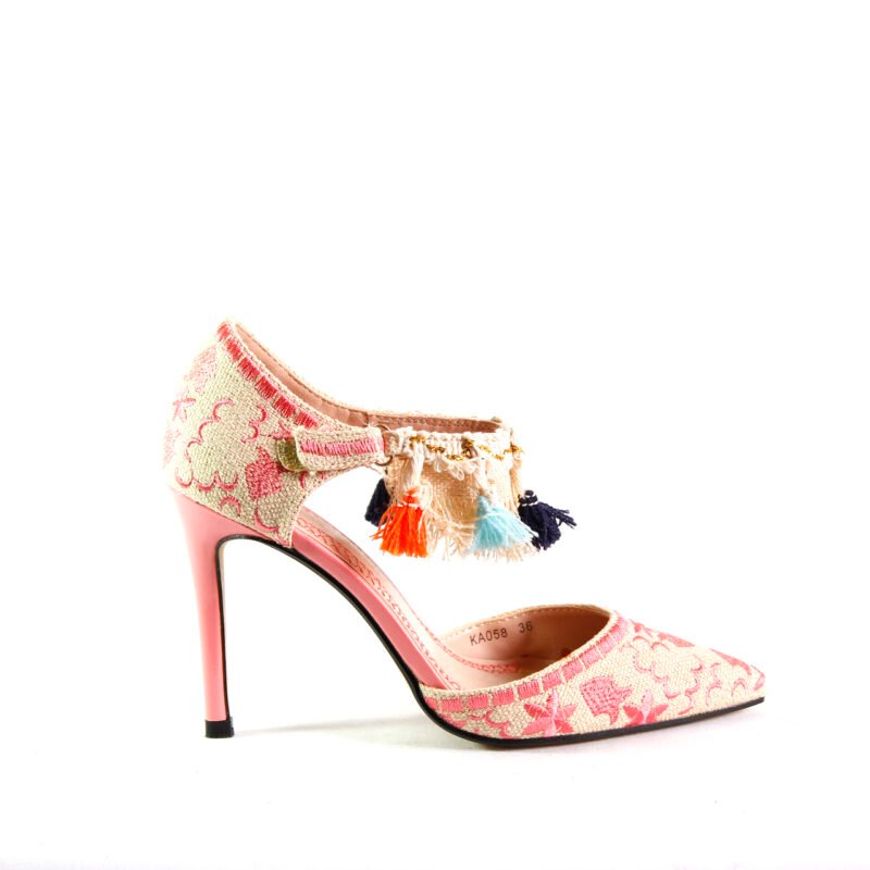 Zapatos con borlas de colores con tacón