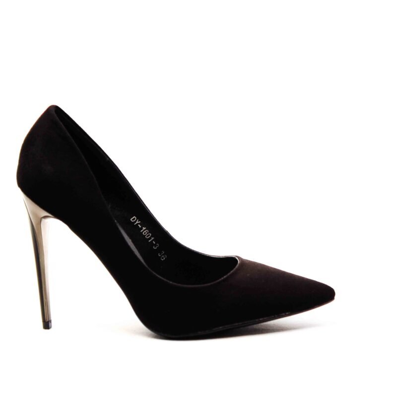 Zapatos con detalle en el tacón