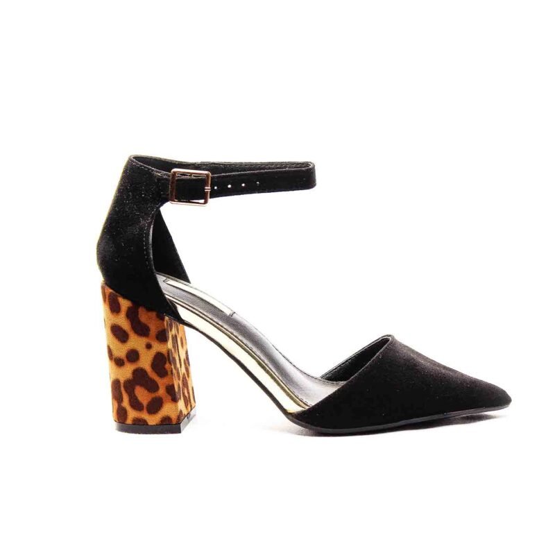 Zapatos con tacón de leopardo