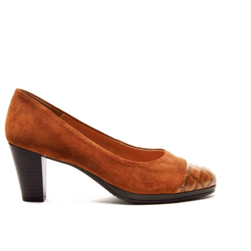 Zapatos de piel con tacón