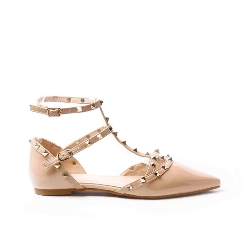 Zapatos planos con tachuelas
