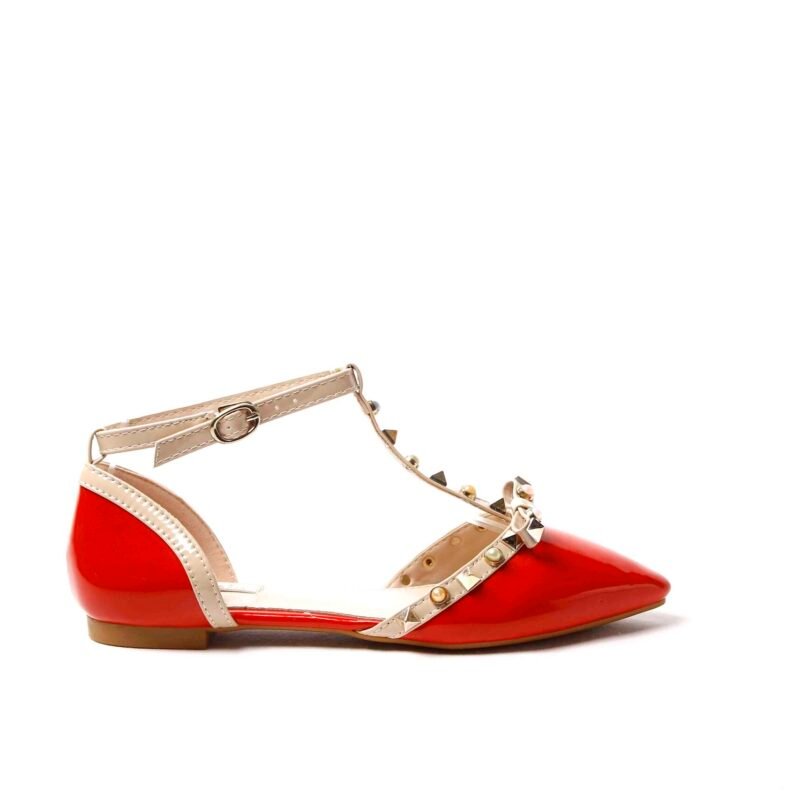 Zapatos planos con tachuelas