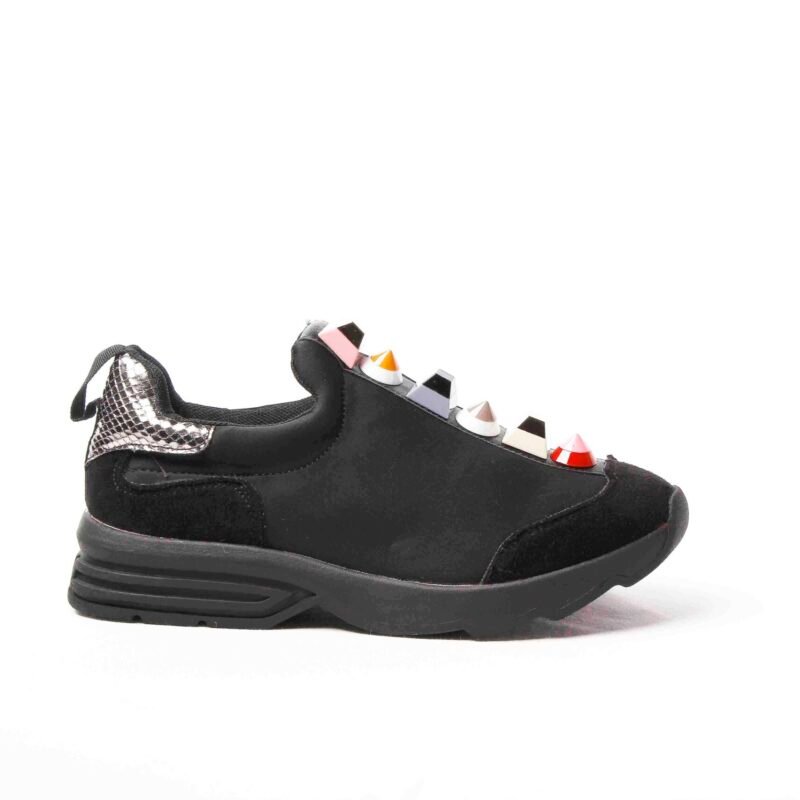 Deportivos con adornos