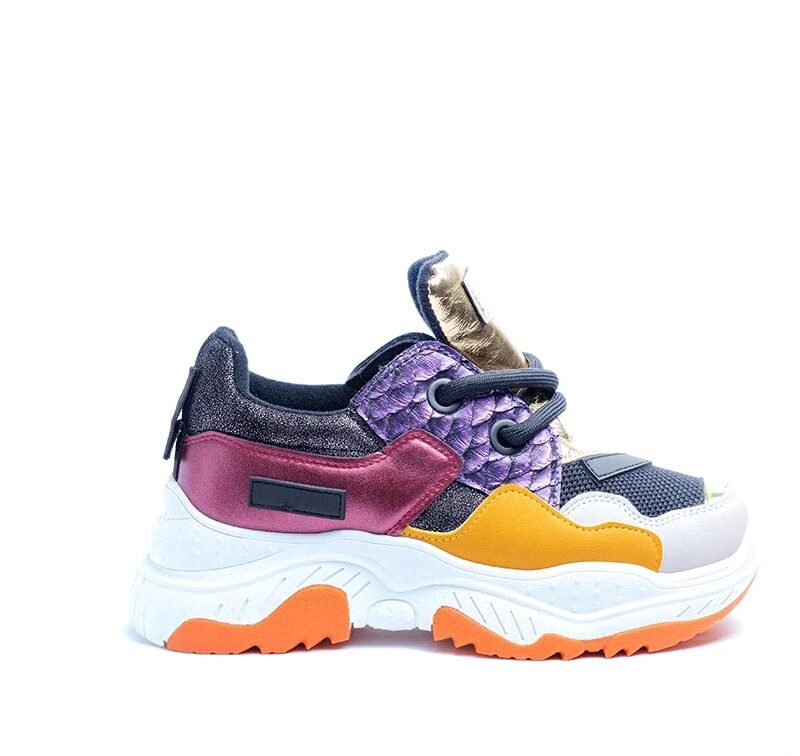 Deportivos con estampado de serpiente