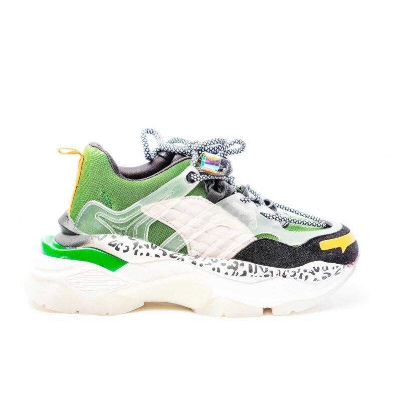 Deportivos con suela grande