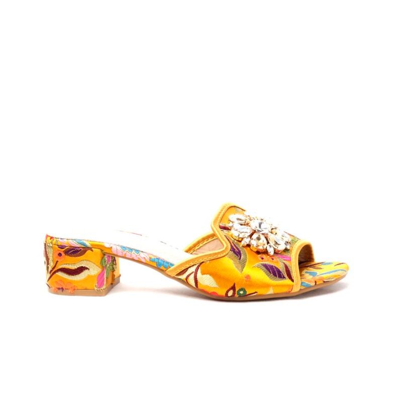 Chanclas con tacón  y cristales