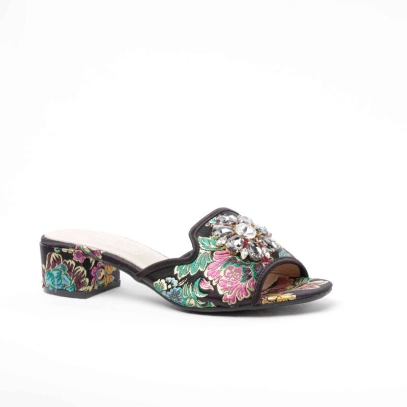 Chanclas con tacón y cristales